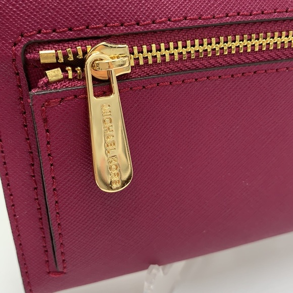 MICHAEL KORS JET SET TRAVEL LG TRIFOLD MAGENTA - Picture 13 of 16